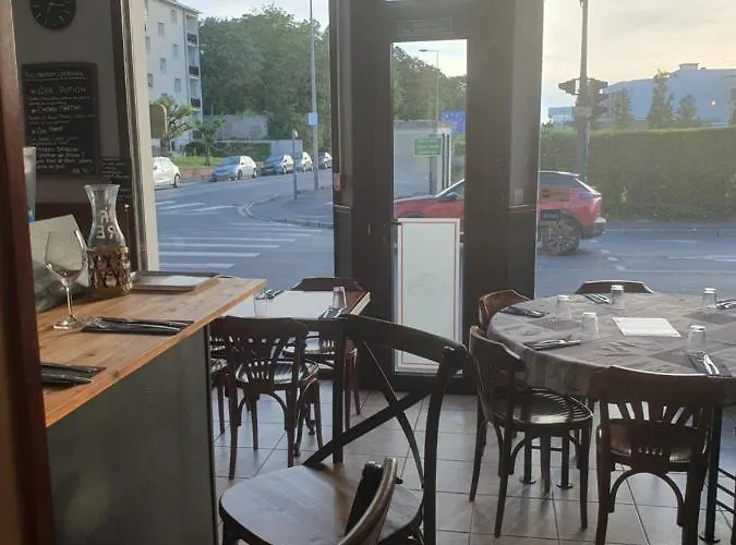 Hotel Aux Bons Amis