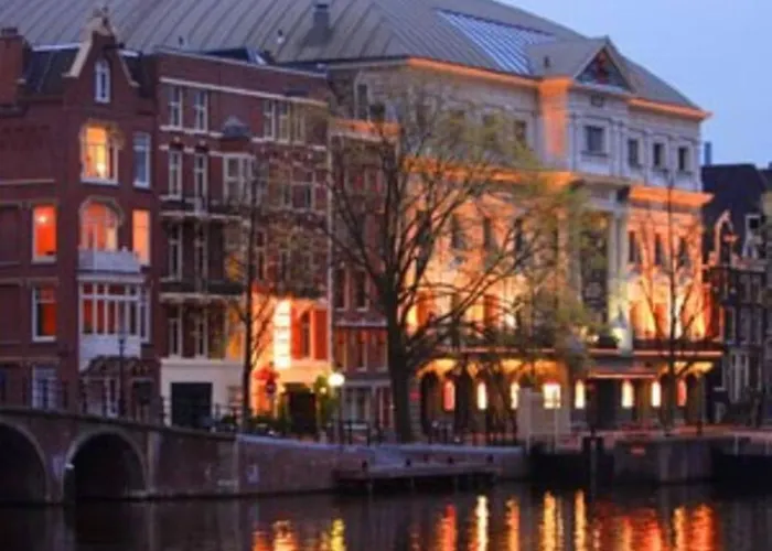 Tiny Houseboat B&B On The Amstel River