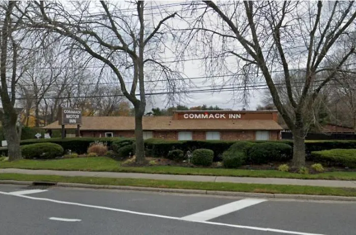 Commack Inn