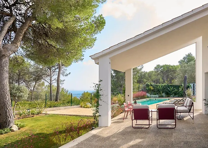 Casa Brisa Boutique Guest House - Gay Men Only