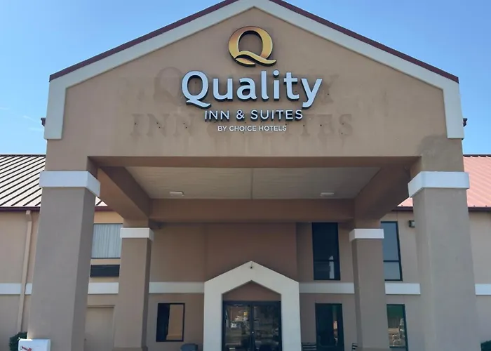 Quality Inn & Suites Pine Bluff
