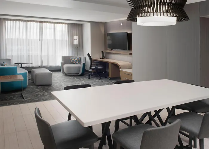 Courtyard By Marriott Edina Bloomington Hotel