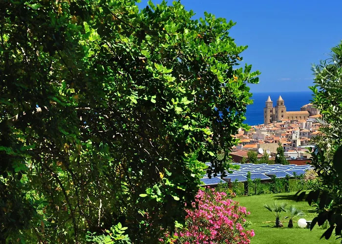 Alberi Del Paradiso Cefalù