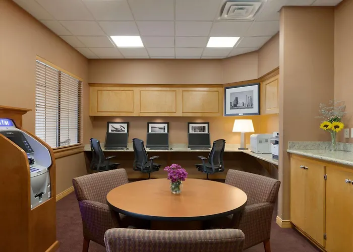 Embassy Suites By Hilton Kansas City International Airport