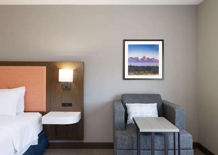 Newly Renovated-Hampton Inn & Suites Casper