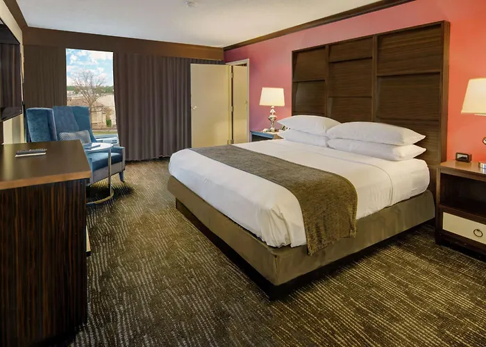 Doubletree By Hilton Decatur Riverfront