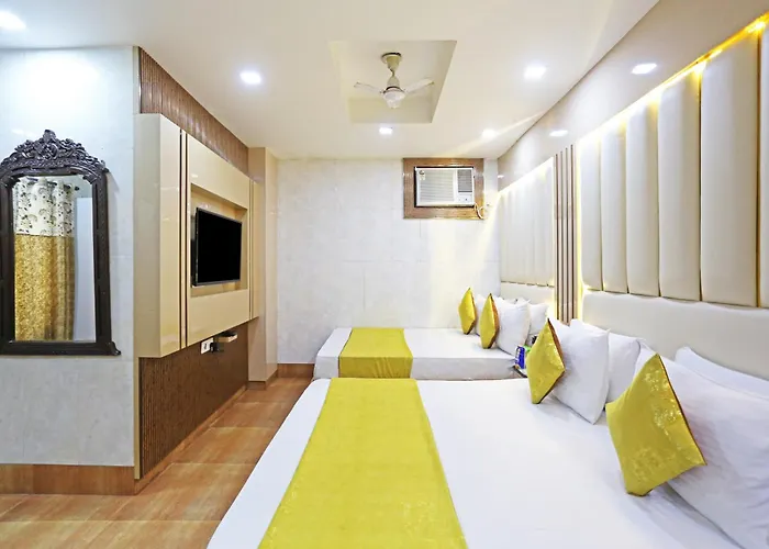 Hotel Preet Palace -5 Mints Walk From Nizamuddin Railway Station