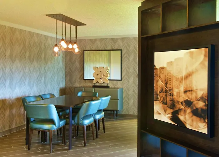Embassy Suites By Hilton Portland Tigard