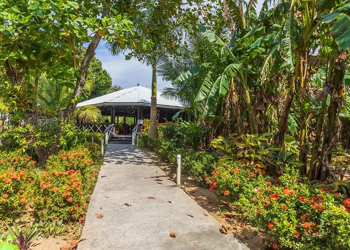 Seagrape Plantation Resort & Dive Center