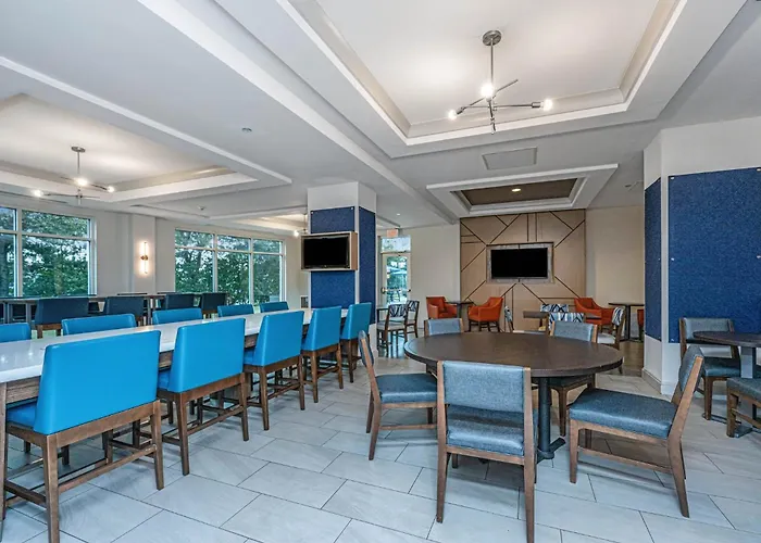 Holiday Inn Express & Suites Charleston Arpt-Conv Ctr Area By Ihg North Charleston