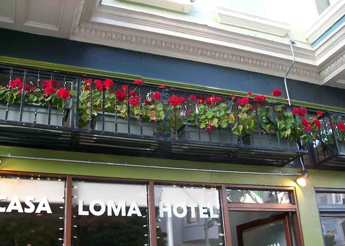 Casa Loma Hotel