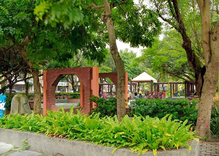 Link World Hotel
