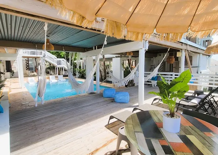 La Jamaca - An Island Vibe Hotel