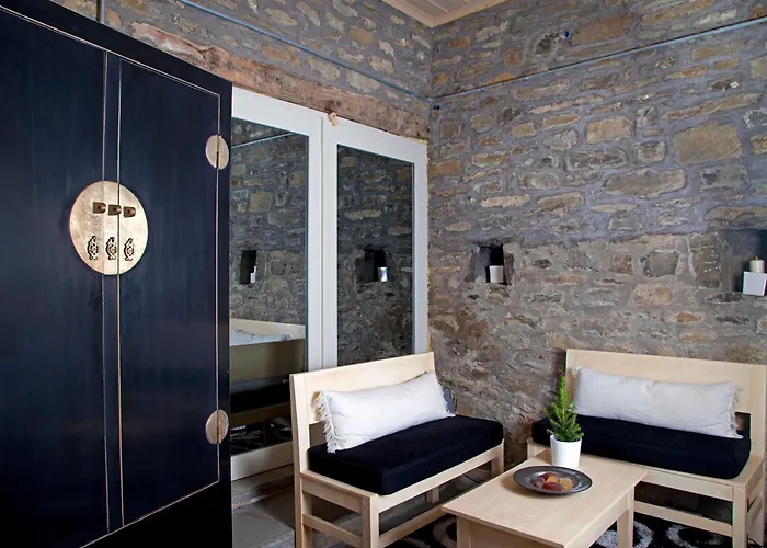 Mikro Papigo 1700 Hotel & Spa
