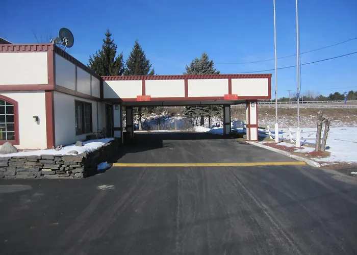 Days Inn By Wyndham Queensbury/Lake George