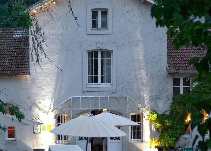 Hotel Logis La Source Bleue à Gudmont-Villiers