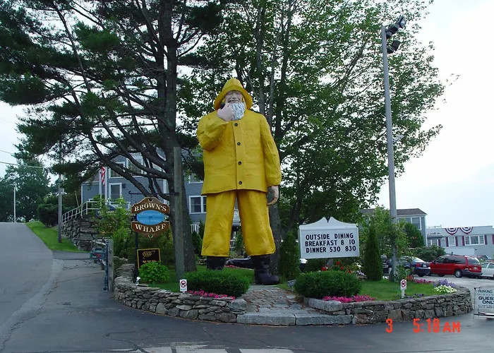 Browns Wharf Inn