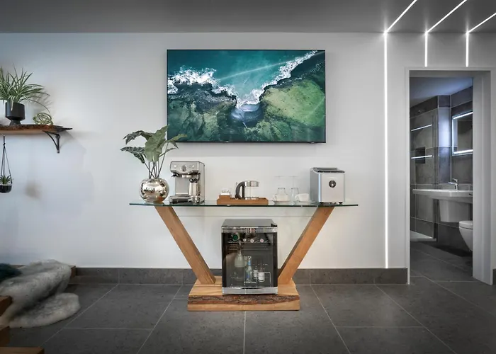 Aphrodites Group - Luxury Hot Tub Suites In Central Lake District! Bowness-on-Windermere