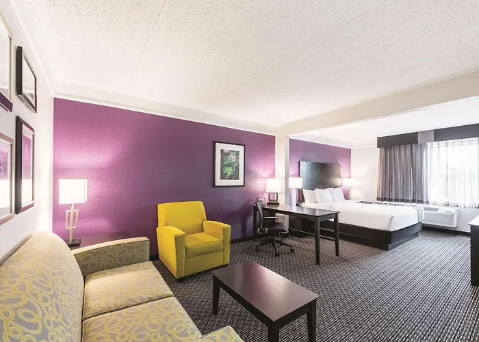 La Quinta Inn & Suites By Wyndham San Antonio Downtown