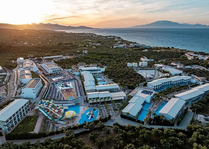 Caretta Paradise Resort & Waterpark