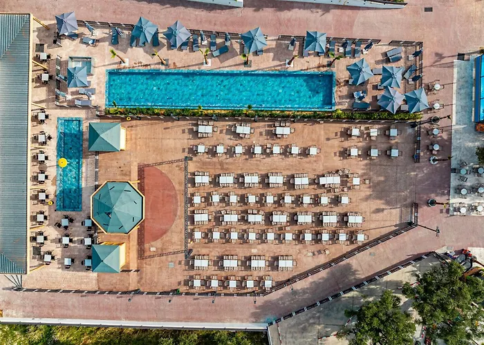 Caretta Paradise Resort & Waterpark