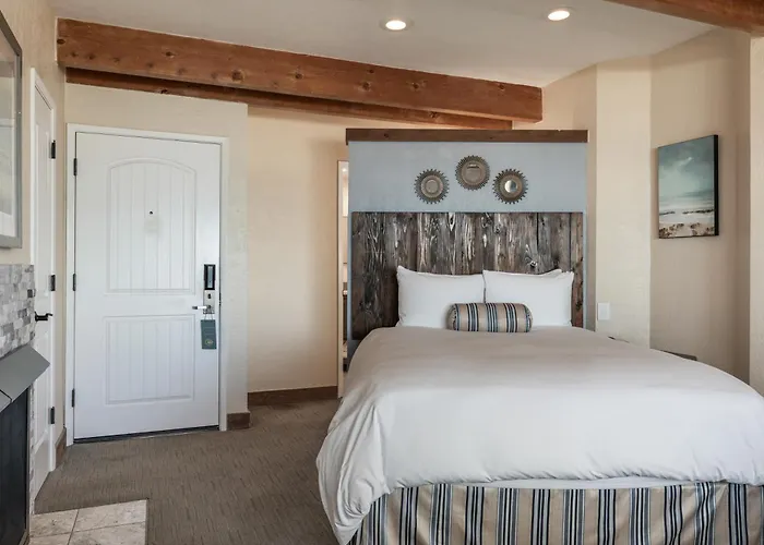 Cypress Inn On Miramar Beach