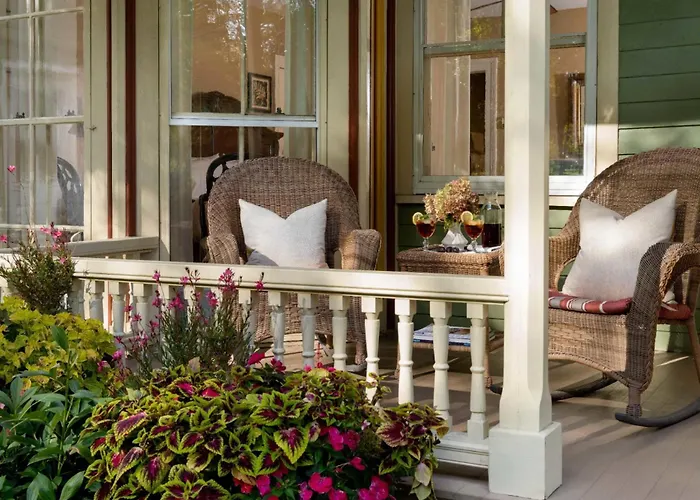 Landmark Inn