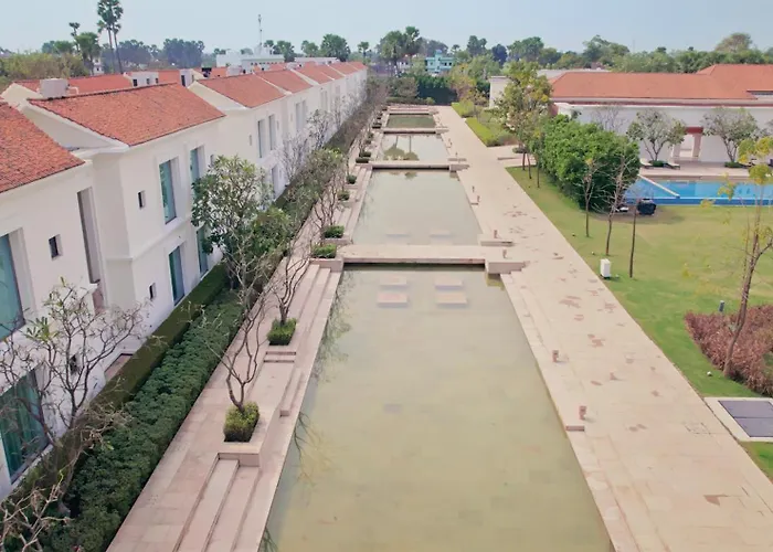 Marasa Sarovar Premiere, Bodhgaya