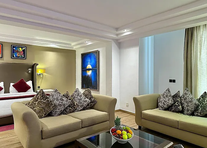 Victoria Crown Plaza Hotel
