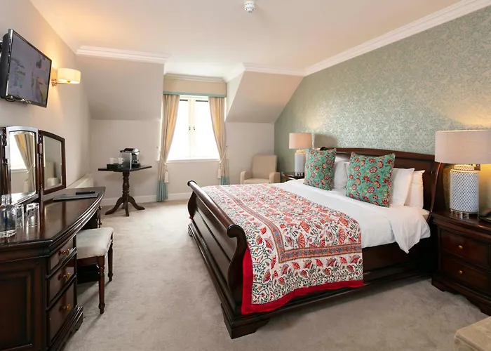 Schull Harbour Hotel & Leisure Centre