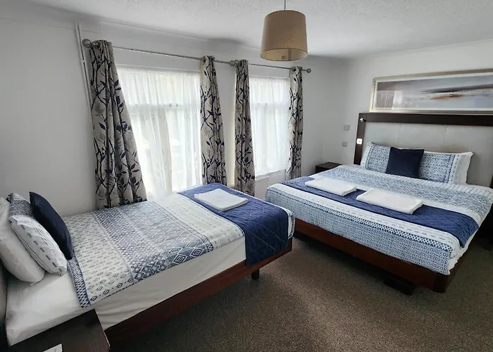 Gatwick Castle B&B