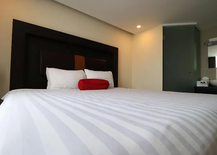 Best Western Plus Metepec & Suites
