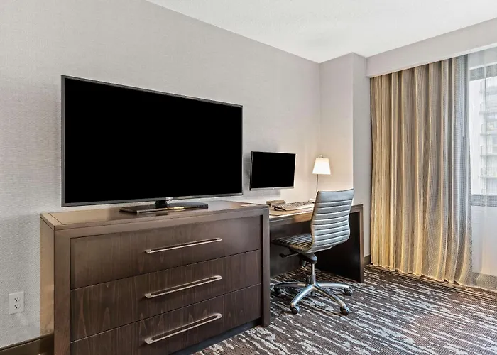 Embassy Suites By Hilton Crystal City National Airport