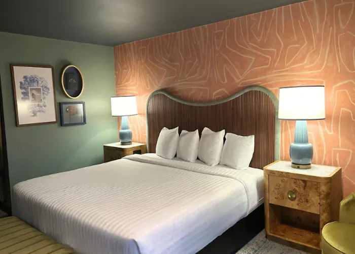 Marcus Whitman Hotel