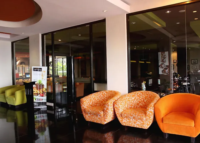 100 Sunset Kuta Hotel & Ballroom