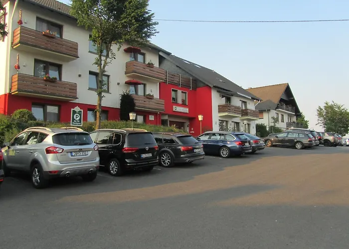 Hotel Zur Burg Nuerburg