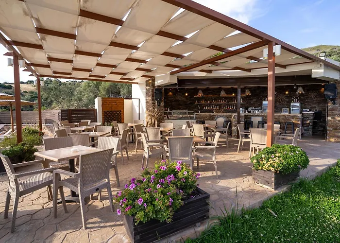 Evia Hotel & Suites