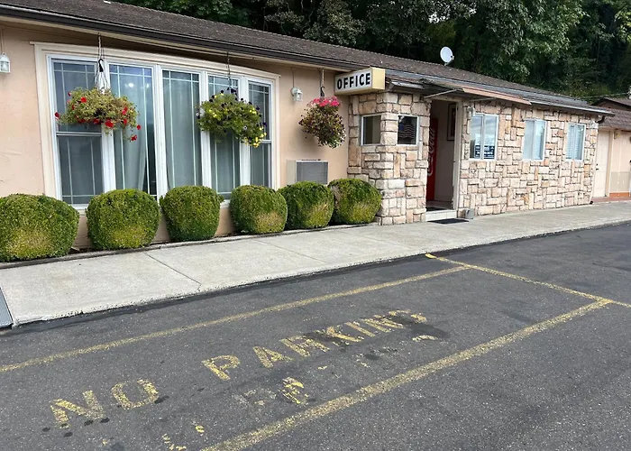 Riverside Motel