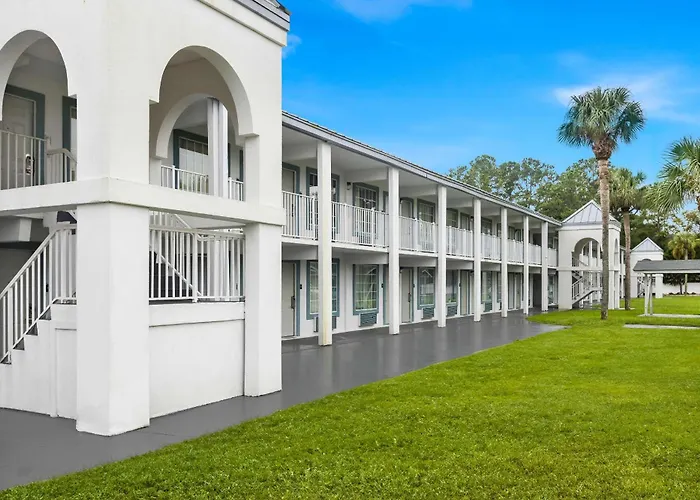 Suburban Studios by Choice Hotels: New Rooms with Kitchens & Premium Amenities