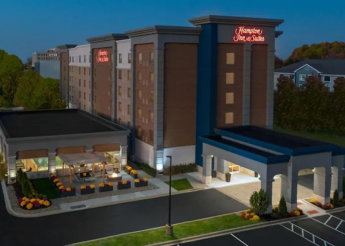 Hampton Inn & Suites Cleveland-Beachwood