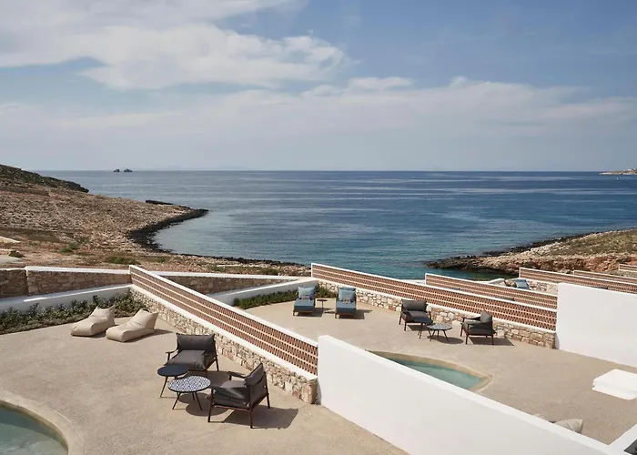 Andronis Minois Hotel Parasporos