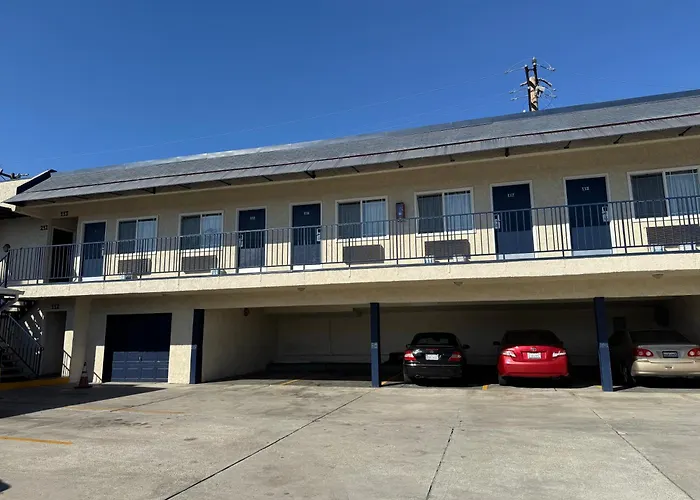 Hiland Motel