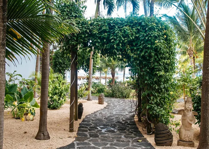 Hibiscus Boutique Hotel Pereybere Beach