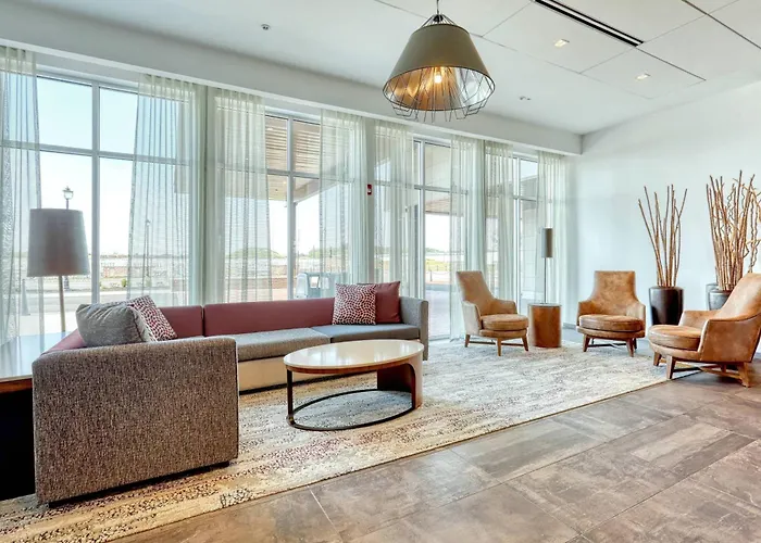 Courtyard By Marriott North Brunswick