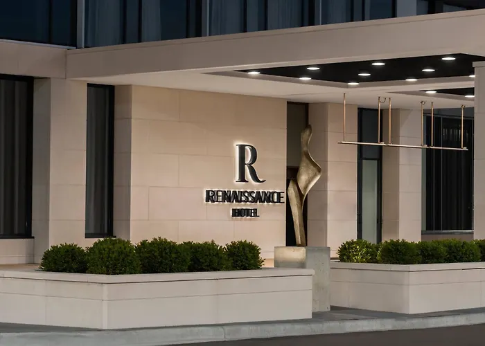 Renaissance Milwaukee West Hotel