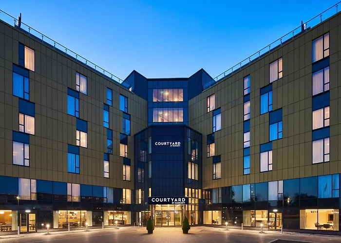 Courtyard By Marriott London Heathrow Airport