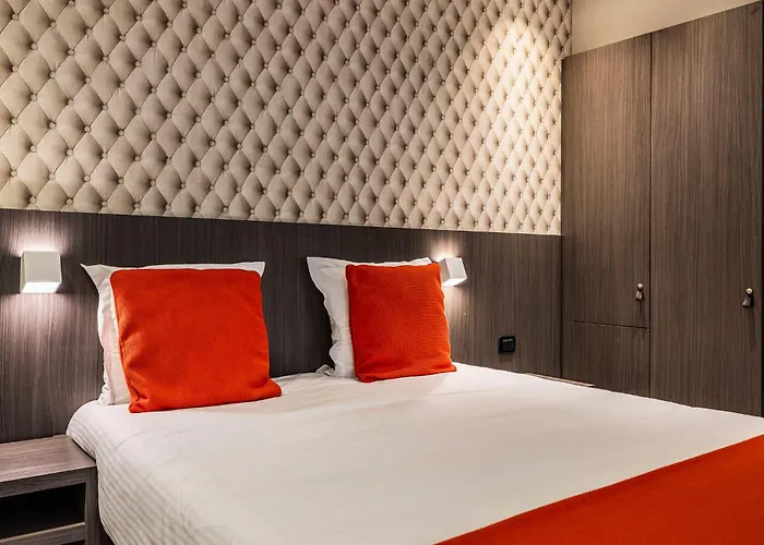 Square Hotel
