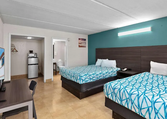 Windwater Hotel And Marina