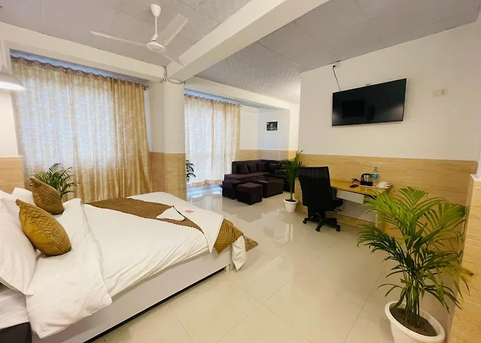 Dr White House - Noida Sector 18
