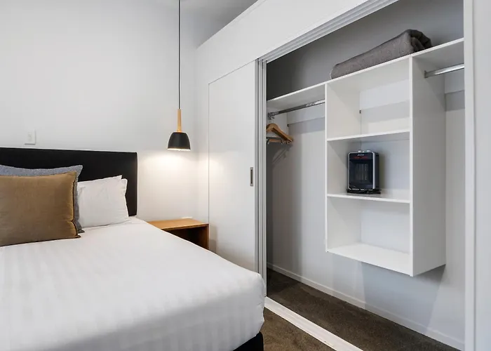 Southwark Hotel & Apartments